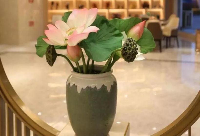 Hotelli Greentree Inn Express Linyi Tangtou Hot Spring Guantang Street