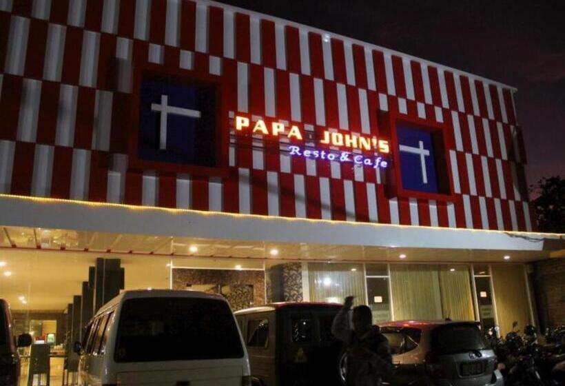 בית מלון כפרי John S