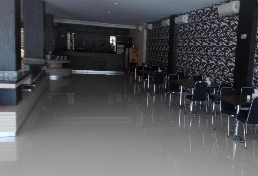 בית מלון כפרי John S