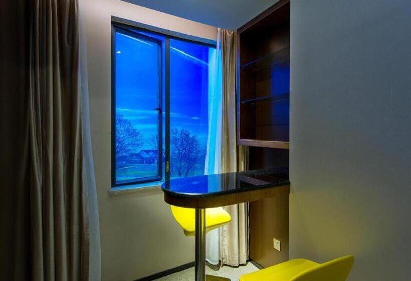 Hotel Zmax Qingyuan Guangqing Railway Station