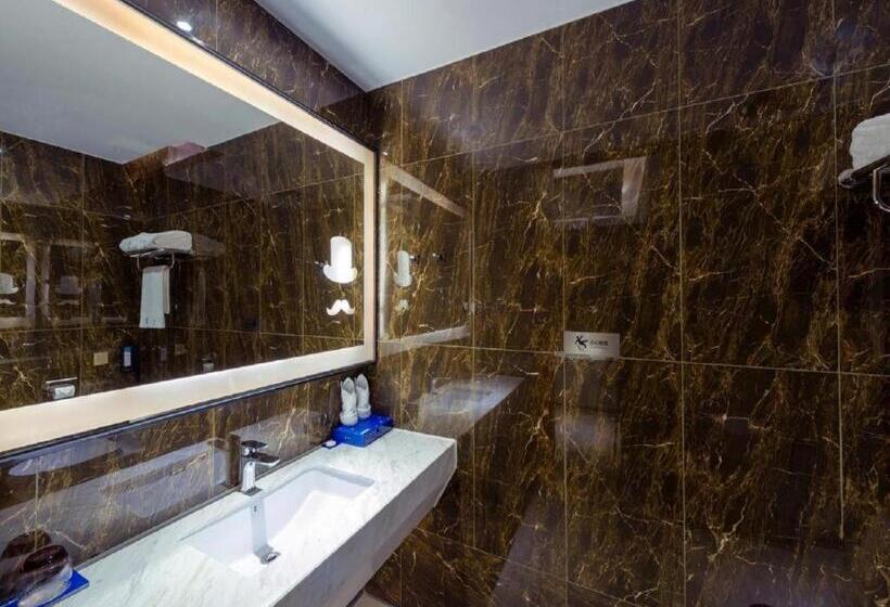 Hotel Zmax Qingyuan Guangqing Railway Station