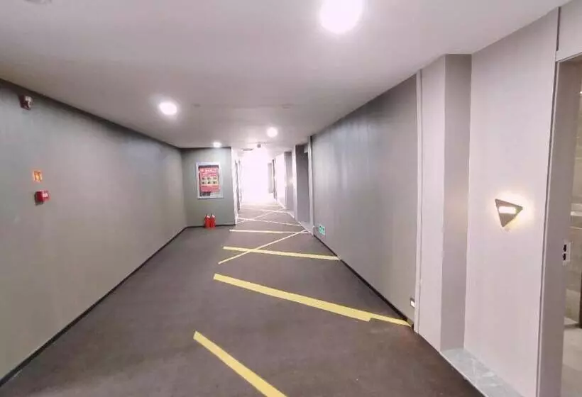 Iu Hotel Lanzhou New District Airport Ruiling International