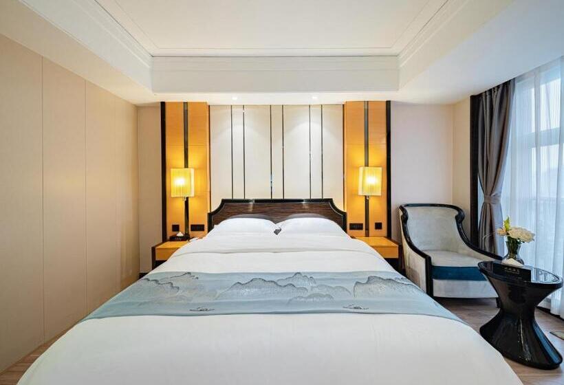 Evening Breeze Hotel 晚风酒店