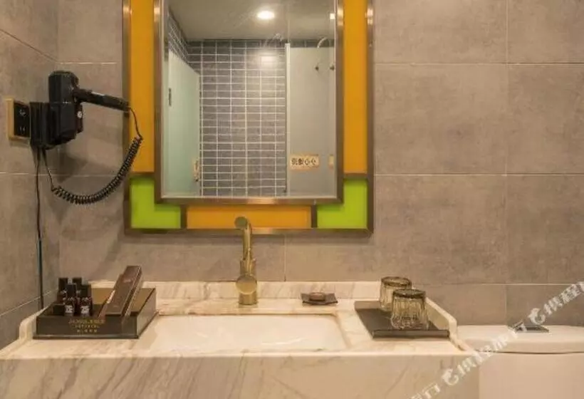 Hotelli James Joyce Coffetel Xishuangbanna Poshui Square Manjinglan Ancient City