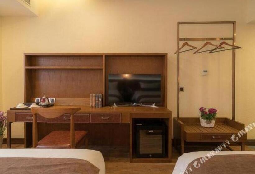 Hotel James Joyce Coffetel Xishuangbanna Poshui Square Manjinglan Ancient City