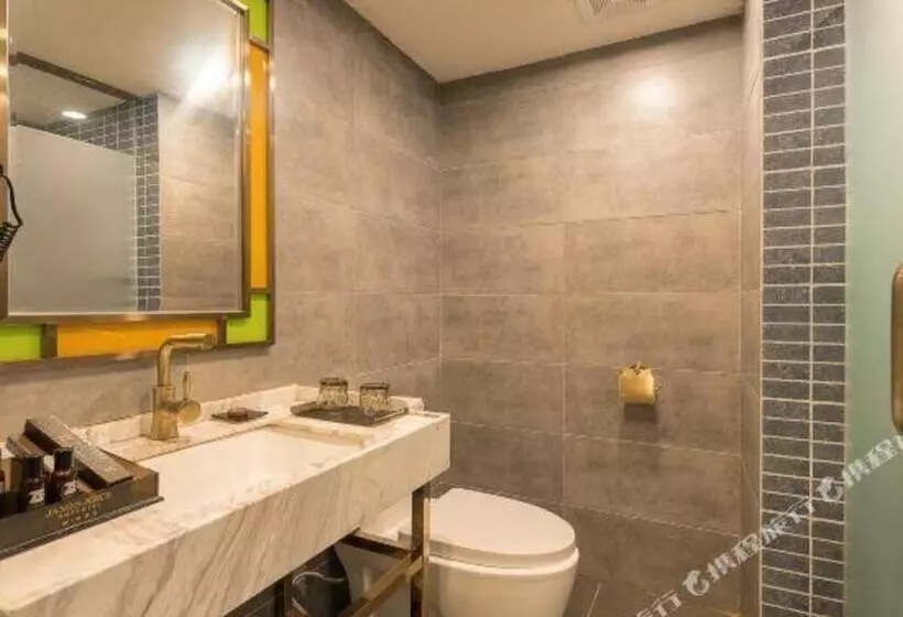 Hotelli James Joyce Coffetel Xishuangbanna Poshui Square Manjinglan Ancient City