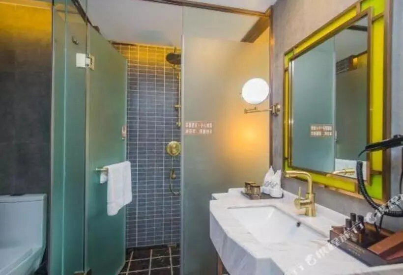 Hotelli James Joyce Coffetel Xishuangbanna Poshui Square Manjinglan Ancient City