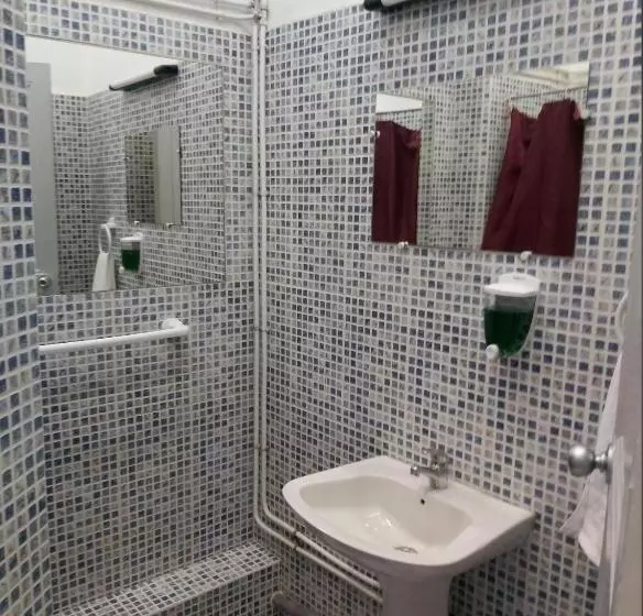 هتل Nelson   Bab El Oued