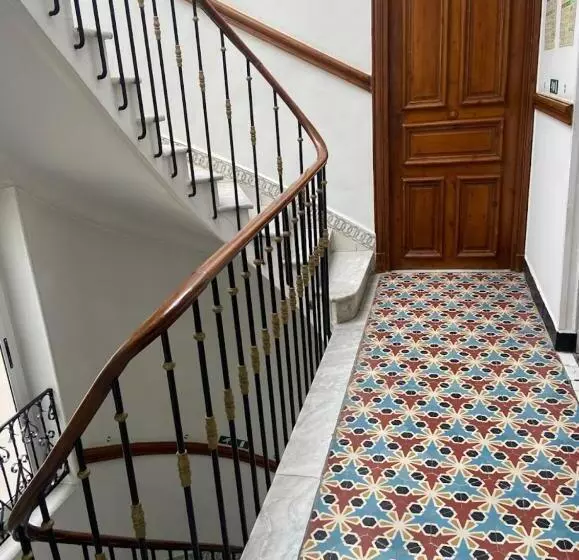 هتل Nelson   Bab El Oued