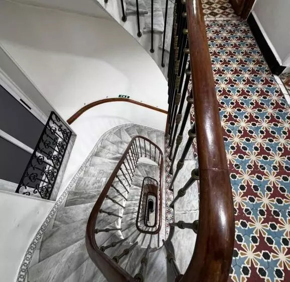 هتل Nelson   Bab El Oued