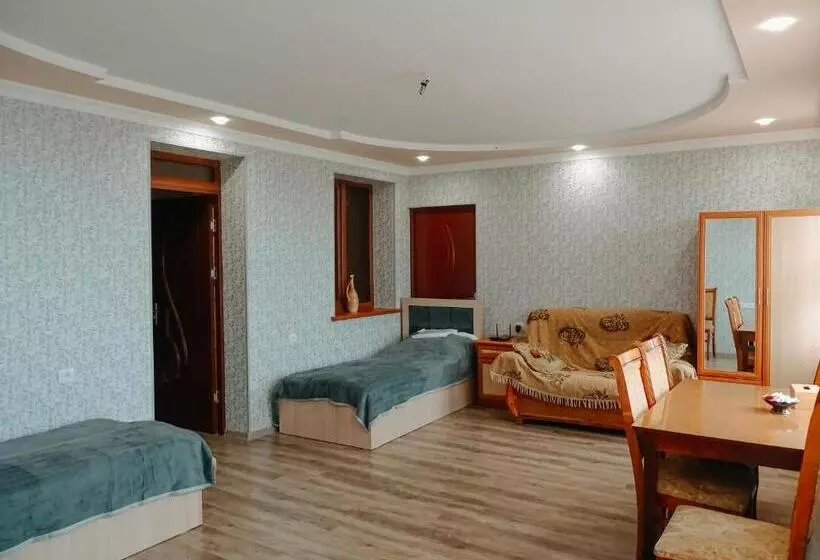 تختخواب و صبحانه Kochants Guesthouse