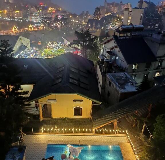 هتل Khách Sạn Hoàng Long