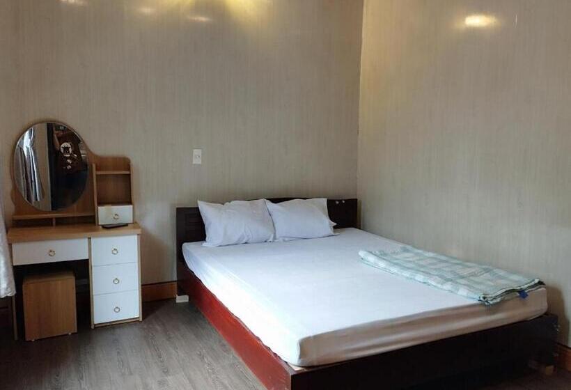 هتل Khách Sạn Hoàng Long