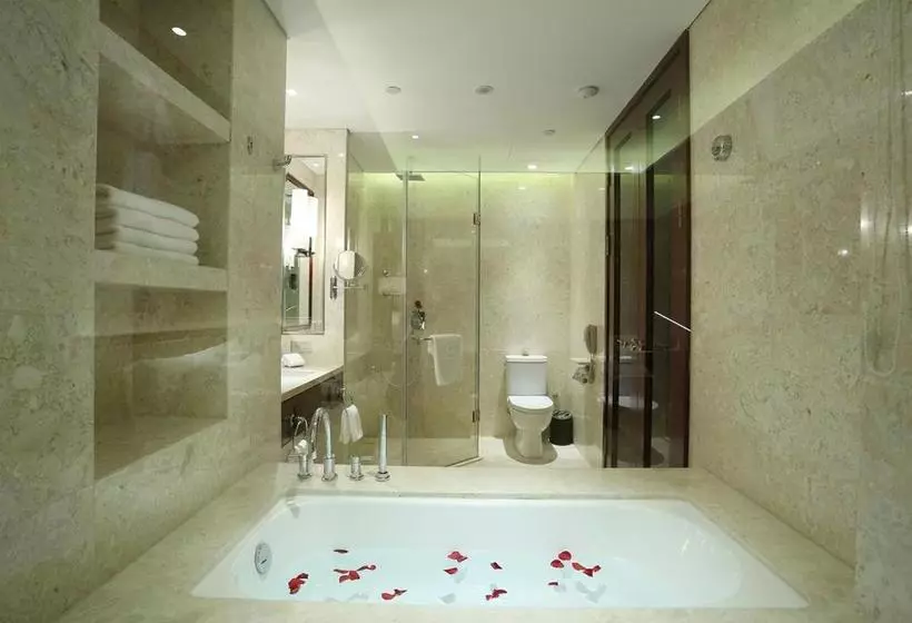 هتل New Century  Yiwu Rixin