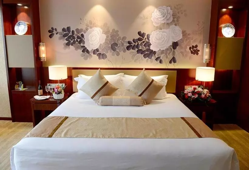 هتل New Century  Yiwu Rixin