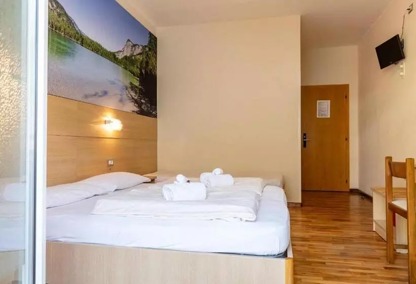 Hotelli Lory   Molveno   Dolomiti