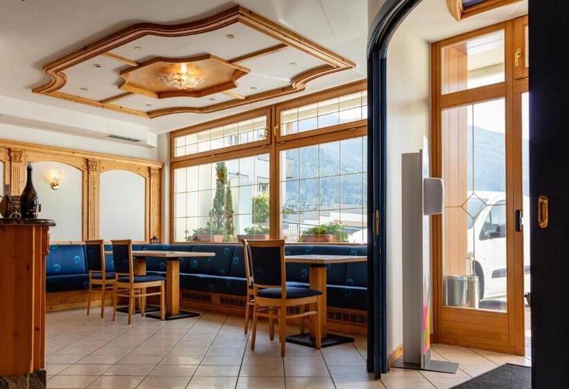 酒店 Lory Molveno Dolomiti