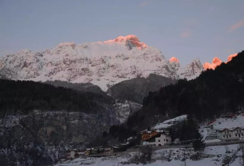 Hotelli Lory   Molveno   Dolomiti