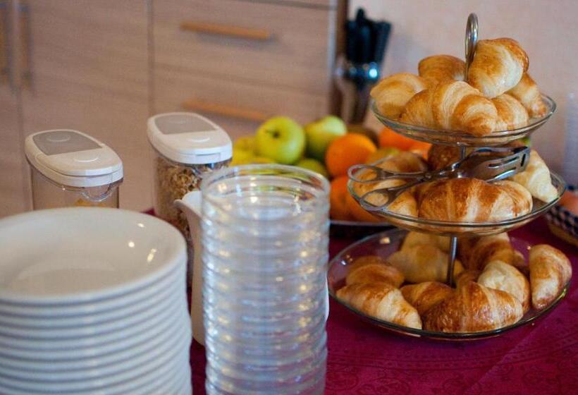 酒店 Lory Molveno Dolomiti