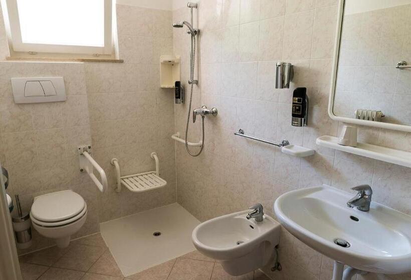 酒店 Lory Molveno Dolomiti