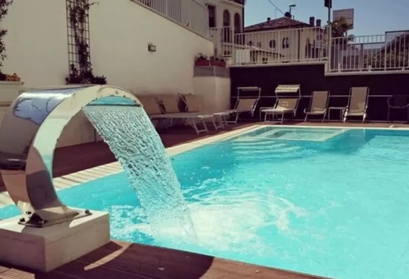 هتل Villa Anthea