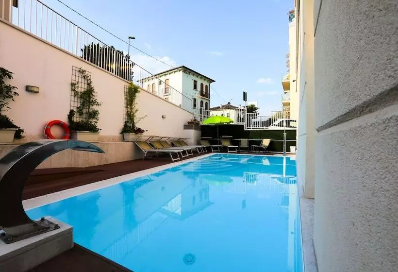 هتل Villa Anthea