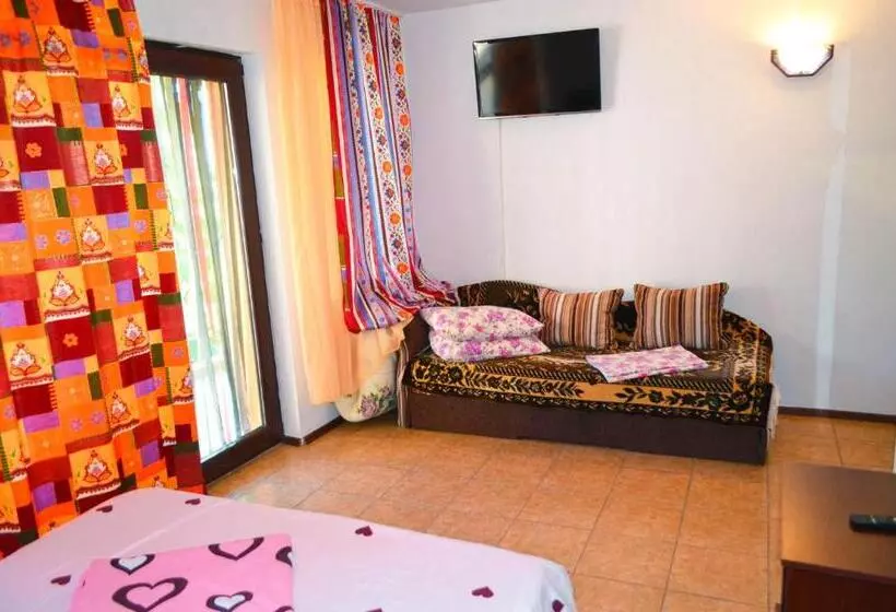 پانسیون Vila Georgiani