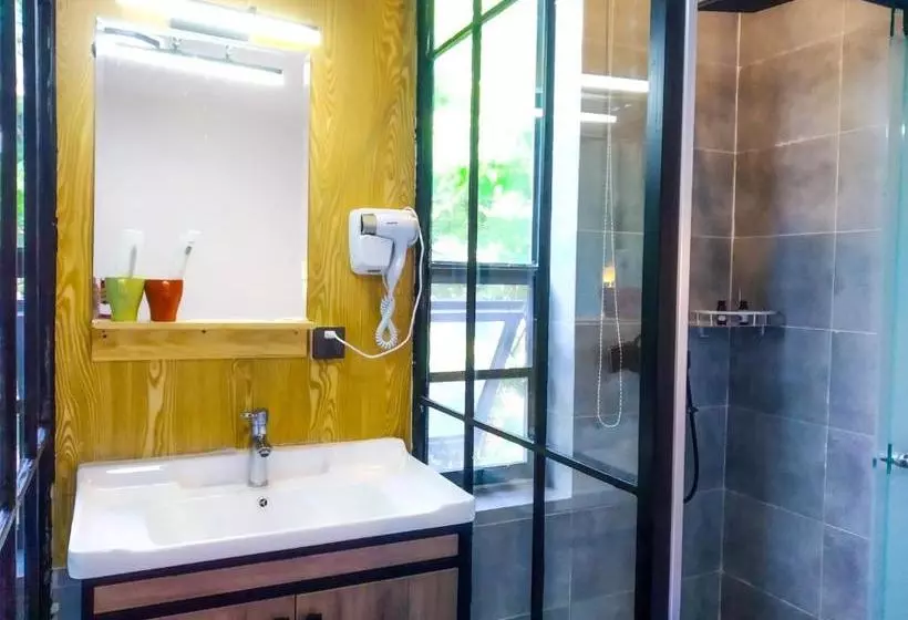 Chengdu Southern Hotel  Hostel