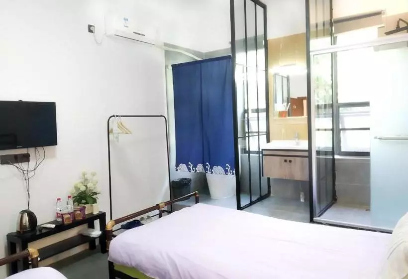 Chengdu Southern Hotel  Hostel