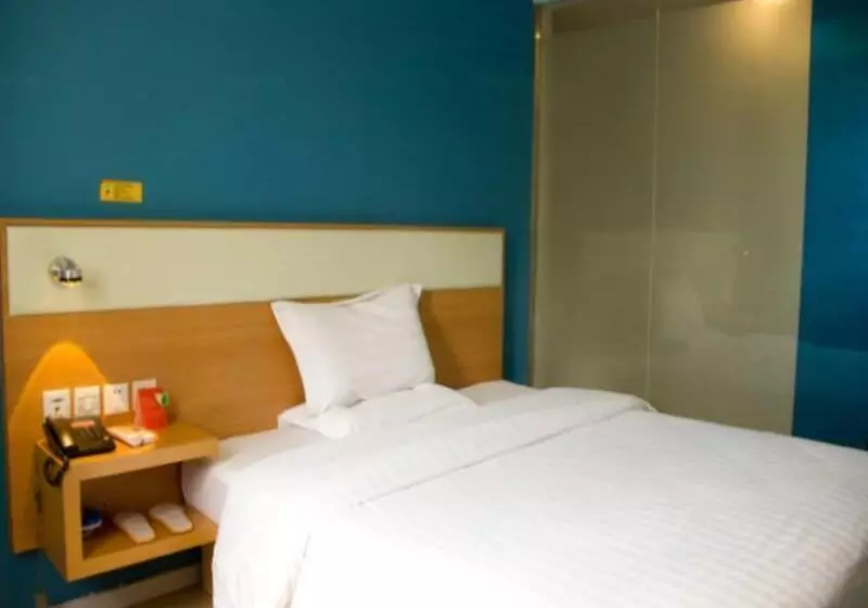 Hotelli 7days Inn Guangzhou Shangxia Jiu Rd