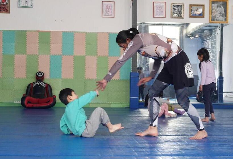 בית מלון כפרי The Lily Pad Inn