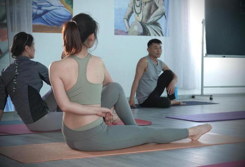 בית מלון כפרי The Lily Pad Inn