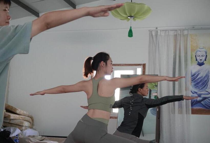 בית מלון כפרי The Lily Pad Inn