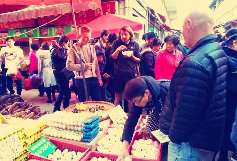 The Cloudland International Youth Hostel Close To The City Center,15 Min Walks To The Subway, Close