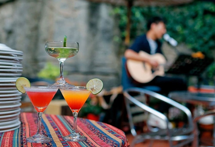 The Cloudland International Youth Hostel Close To The City Center,15 Min Walks To The Subway, Close