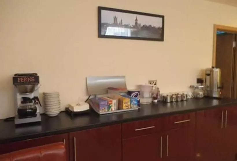 Regency Hotel Parkside