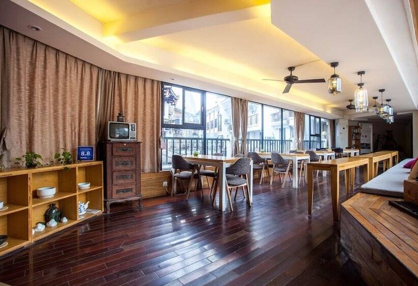 Yangshuo Travelling With Hostel