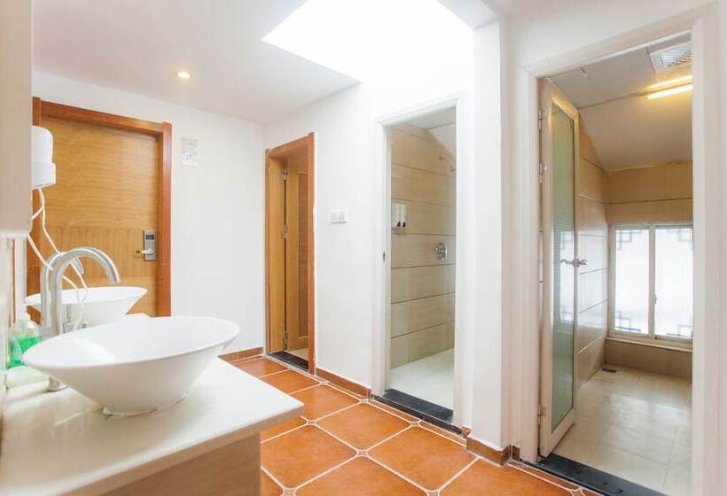 Yangshuo Travelling With Hostel