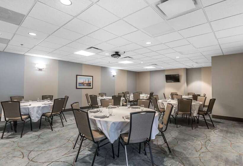 호텔 Comfort Inn Bay City  Riverfront