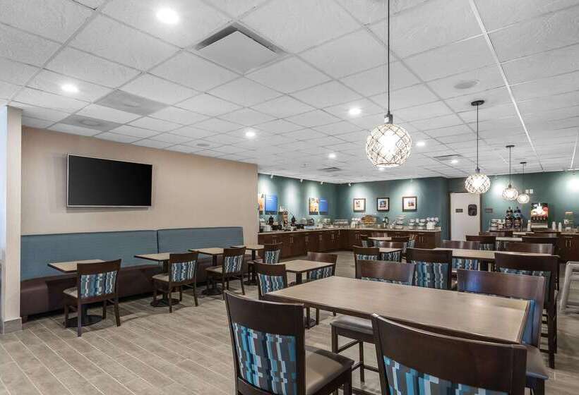 호텔 Comfort Inn Bay City  Riverfront