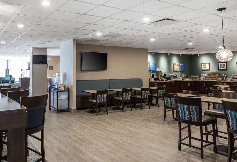 호텔 Comfort Inn Bay City  Riverfront