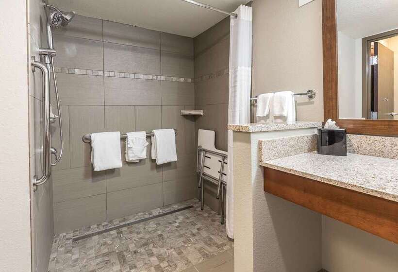 호텔 Comfort Inn Bay City  Riverfront