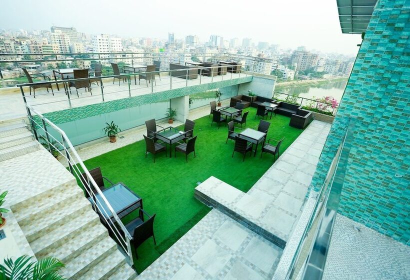 هتل Coventina Lake Suites