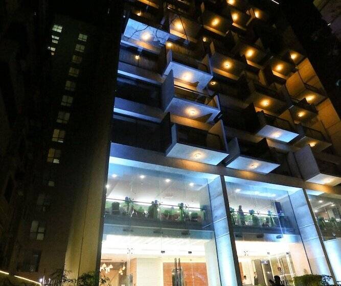 هتل Coventina Lake Suites