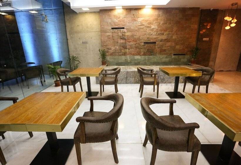 هتل Coventina Lake Suites