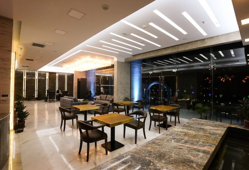 هتل Coventina Lake Suites