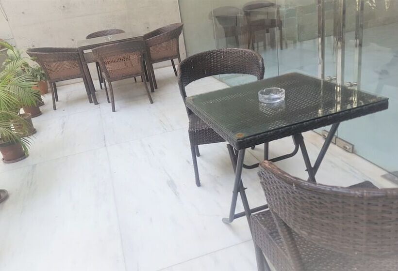 هتل Coventina Lake Suites