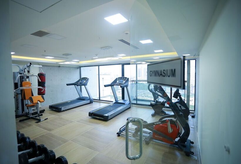 هتل Coventina Lake Suites