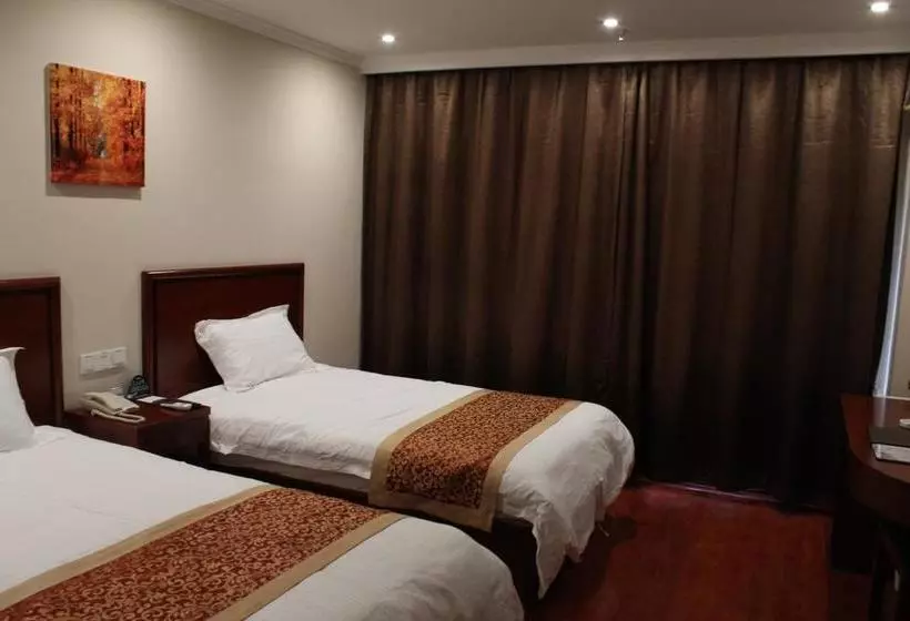 هتل Greentree Inn Pudong Disney Resort Airport Town Express