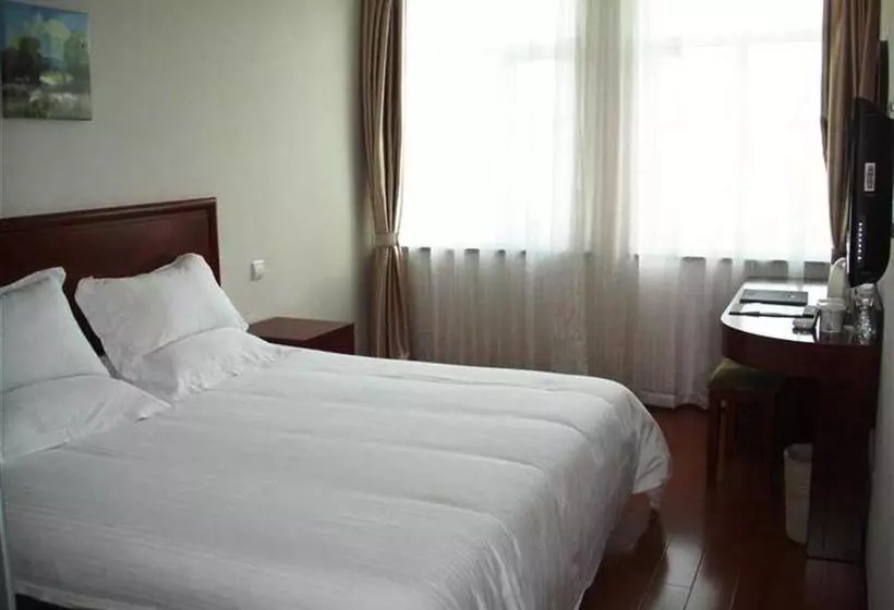 هتل Greentree Inn Pudong Disney Resort Airport Town Express